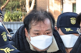檢, '건진법사' 재소환…'김건희 부정청탁 의혹' 등 추궁