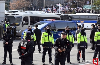 尹측 "영장심사서 윤 대통령 직접 발언"…내란 혐의 '부인'