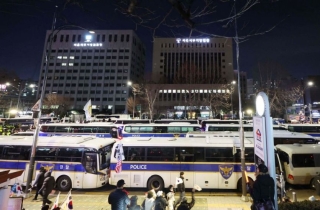 대통령실, 尹구속에 "야권 정치인과 형평성 맞지 않아"…유감 표명