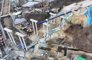 도로공사, '안성 고속도로 다리 붕괴' 본사·현장 비상체제 돌입