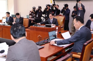 김건희·마약수사외압 상설특검' 법사위 통과…20일 본회의로