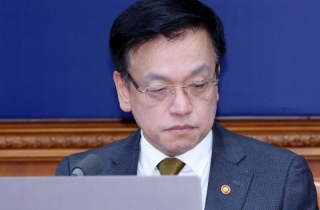 최 대행, 야권 탄핵 추진시 자진사퇴설에 "검토한 바 없다"