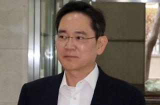 이재용 삼성전자 회장, 2년 만에 中CDF 참석…샤오미 회장도 만났다