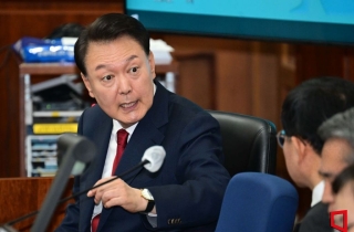 尹 '직권남용 사건'도 지귀연 판사 앞으로…'내란 사건'과 병합
