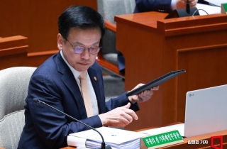 국회 법사위, 최상목 탄핵소추 결과보고서 채택