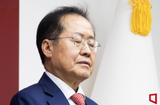 헤프닝으로 끝난 홍준표 상임선대위원장 임명…金측 "존중할 것"