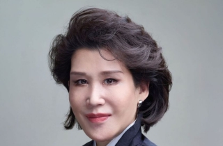 이명희 회장, 신세계 지분 전량 정유경 회장 증여…남매 계열분리 '성큼' 