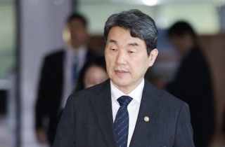 이주호 "국회와 소통… 국정 안정 운영에 최선"