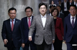 권성동 "대법원장 탄핵 '민주당'...대선서 심판"