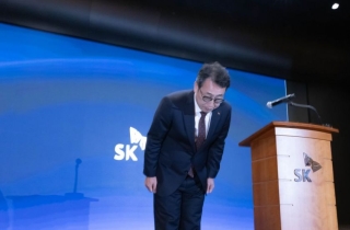 SKT 유영상 "오늘부터 매일 브리핑 한다…시행착오 뼈저리게 반성"