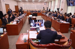 국회 법사위, '대통령 되면 재판중지' 형사소송법 상정