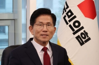 김문수, 법원에 '대선후보 지위 인정' 가처분 신청