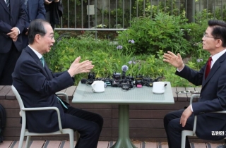 韓 "당장 단일화 결판" vs 金 "난데없이 청구서"…2차 회동 결렬