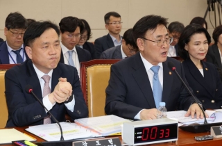 '위약금 면제' 종지부는 6월 이후로…SKT "징계 받으면 결정"