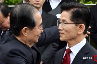 김문수, 단일화 압박 후 첫 의원총회 참석…갈등 봉합 미지수