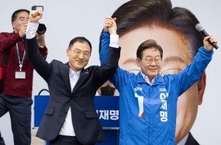 이재명-김상욱, 전북서 만났다…중도보수 확장 지속