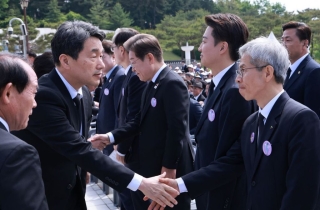 李대행 "오월 광주 연대·통합 정신, 지금 우리에게 꼭 필요한 가르침" 