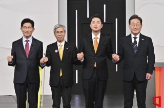 김문수 "불법 대북 송금 몰랐나"…이재명 "檢 억지기소"