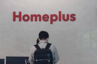 같은 날 엇갈린 홈플러스 신용등급…누구의 잘못인가