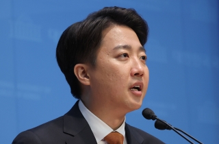 김문수와 단일화 선 그은 이준석…"투표용지에 이름 있을 것"