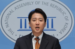 김문수와 단일화 선 그은 이준석…"투표용지에 이름 있을 것"