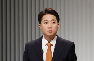 이준석 "대통령 되겠단 분이 韓원전 불신"…이재명 "왜곡 말라"