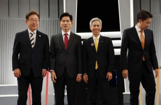 "형수님 욕설" vs "소방관 갑질"…주제보다 비방전에 몰두