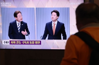 이재명 "계엄 때 왜 담 안넘었나" vs 이준석 "세상 삐딱하게 봐"