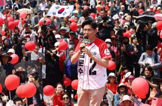 김문수 평택·김용태 거북섬行…국힘, 이재명 총공세