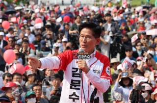 김문수 "아이 한 명당 1억씩 드리겠다…초중고 입학 나눠 지급"