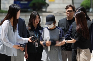 '남편명의 대리투표' 선거사무원 구속…"도망 염려"