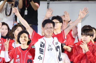 '피날레 유세' 김문수, "계엄·탄핵 잘못…민주주의·경제혁명 이룰 것"