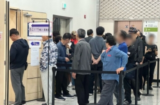 "나라 살리려는 마음으로"…아침부터 대선 오픈런