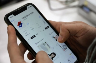 SKT 유심교체 589만…투표에 모바일신분증 쓸땐 주의