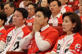 국힘, 출구조사 결과에 '탄식'…두자릿수 격차에 충격