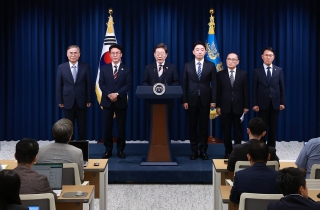 '李대통령 첫 인사' 국무총리에 김민석·국정원장에 이종석 지명