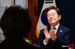 李 '선거법 파기환송심' 연기된다…법원 "헌법 84조 따른 조치"