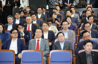 국민의힘, 3대 특검법 등 당론 반대…지도부 총사퇴는 결론 못내