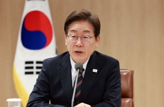 李 대통령 "라면 한 개 2000원 진짜냐…물가대책도 보고하라"