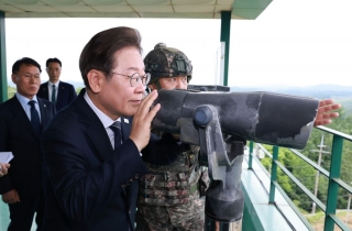 전방부대 방문한 李대통령 "싸우지 않고 이기는 게 중요"