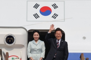 '공군 1호기' 탑승한 李 대통령…G7 참석 차 캐나다로 출국