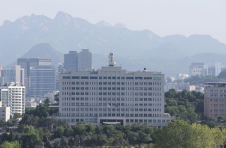 추락한 韓 경쟁력…대통령실 "내란사태, 부정적 영향"