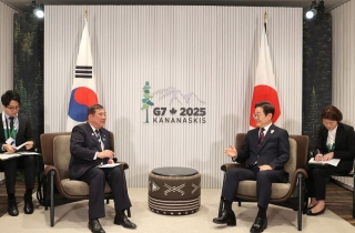 첫 한일 정상회담…李대통령 "미래 지향적 관계 발전 기대"