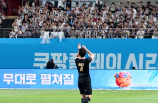 "내 축구 인생 안 끝났어"…곧 다음 편이 시작된다 [world photo]