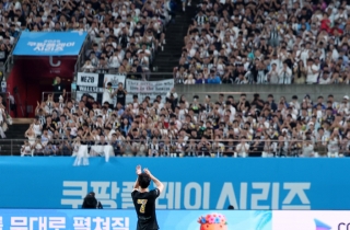 "내 축구 인생 안 끝났어"…곧 다음 편이 시작된다 [world photo]