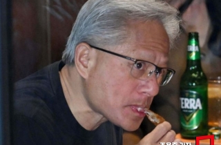 젠슨 황·이재용…부자들의 치킨 먹는 법