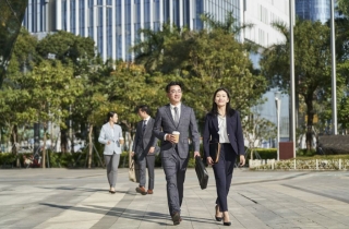 바쁜 출근길, 오늘도 치명적인 '독약' 한 잔 들고 가셨습니다