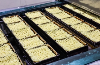 36년만에 부활한 우지라면…삼양1963, 불닭 명성 잇는다