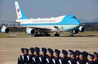 트럼프·시진핑 들어온 김해공항, APEC 성공의 출발점