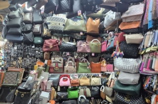 "디올? 구찌? 다 있어" 베트남 패키지 관광 필수코스엔…